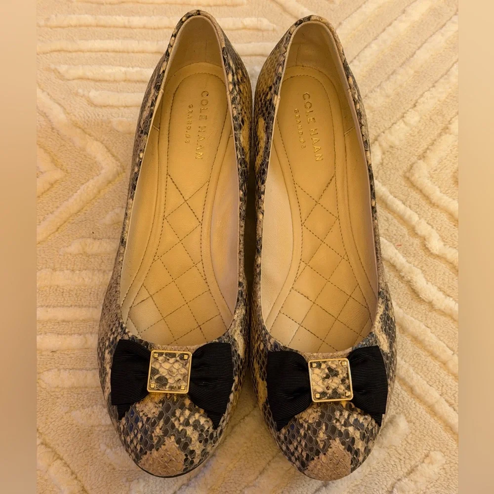 Cole Haan Tali Soft Bow Wedge Pump Snake Print Black Bow Classic Comfort Heel - Picture 7 of 16